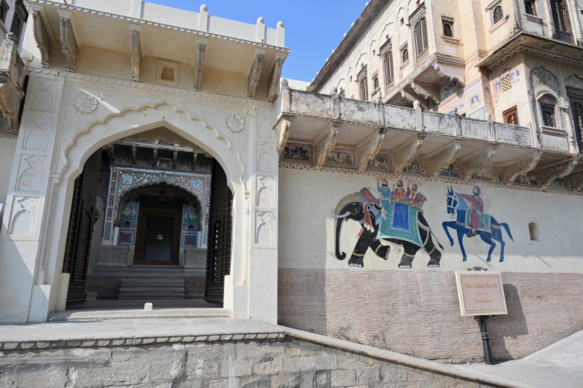 Nawalgarh, musée en plein air du Rajasthan, pendant le circuit au Rajasthan