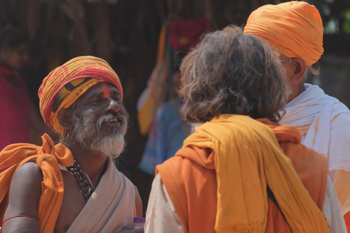 Holi à Vrindavan – fête spirituelle dans la ville sacrée de Krishna, lors d’un voyage haut en couleur 