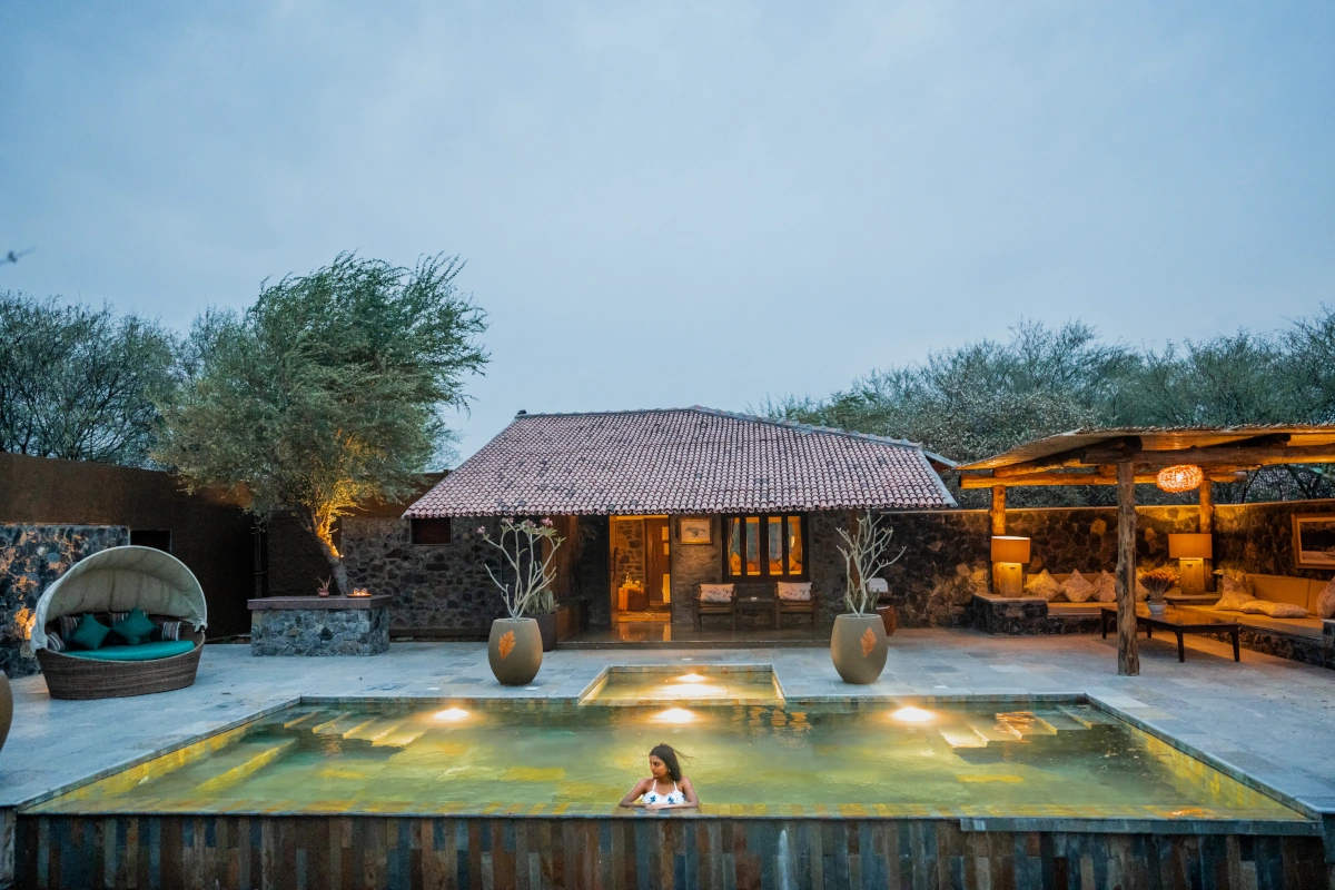 Lodge de luxe dans le parc national de Velavadar, Gujarat, entouré de nature sauvage. 