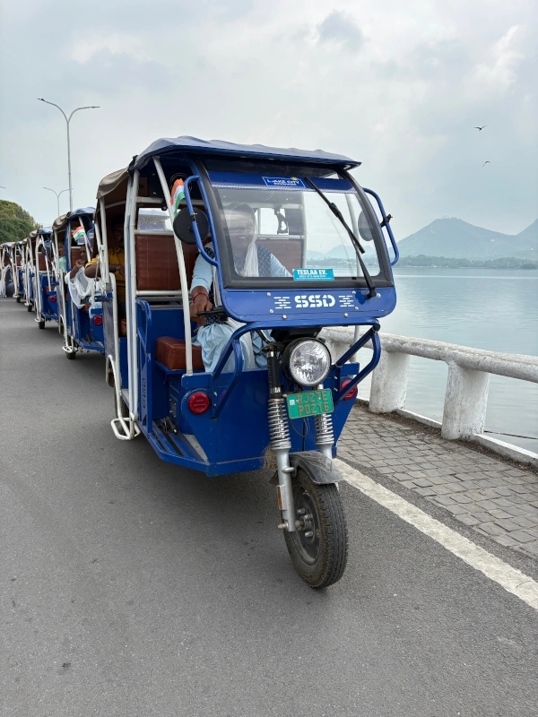Women driving colorful electric rickshaws in Jaipur and Rajasthan – social enterprise for sustainable tourism